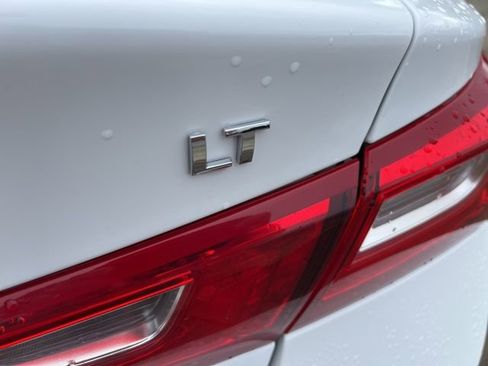 Used 2023 Chevrolet Malibu LT image 11