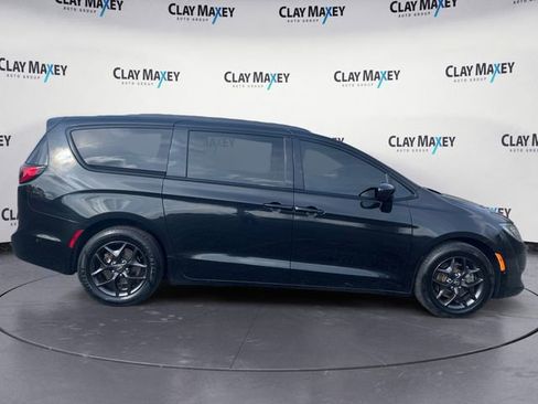 Used 2020 Chrysler Pacifica Touring-L Plus image 6