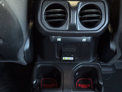 Used 2020 Jeep Wrangler Unlimited Rubicon w/ LED Lighting Group AWD/4WD image 41