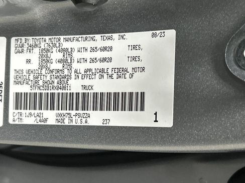 Used 2024 Toyota Tundra Platinum AWD/4WD image 34
