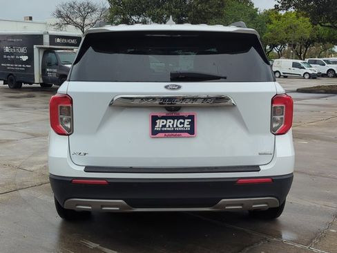 Used 2020 Ford Explorer XLT w/ Equipment Group 202A image 7