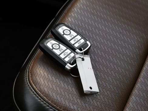 Used 2023 Ford F250 King Ranch w/ Chrome Package image 53