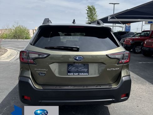 Used 2024 Subaru Outback Premium AWD/4WD image 6