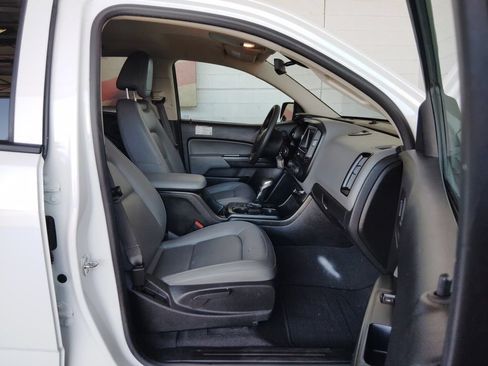 Used 2022 Chevrolet Colorado W/T w/ WT Convenience Package AWD/4WD image 12