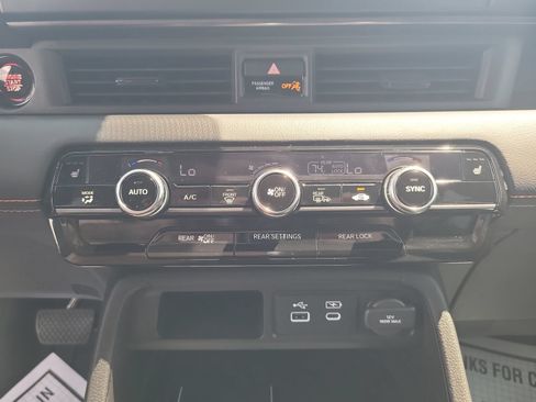 Used 2025 Honda Pilot TrailSport image 20