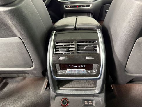 Used 2024 BMW X7 xDrive40i w/ M Sport Package image 29