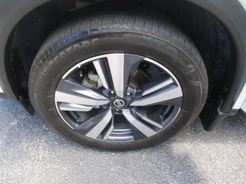 Used 2021 Nissan Rogue SL image 32