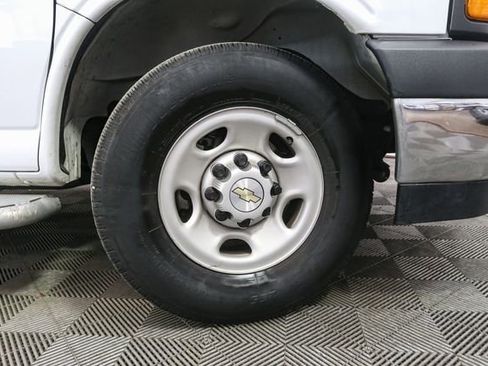 Used 2024 Chevrolet Express 2500 w/ Driver Convenience Package RWD image 13