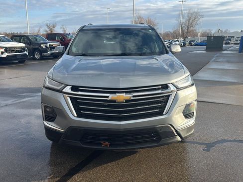 Used 2023 Chevrolet Traverse LT image 9