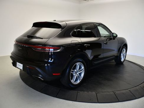 Certified 2023 Porsche Macan AWD/4WD image 7