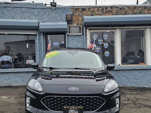 Used 2022 Ford Escape SEL image 1