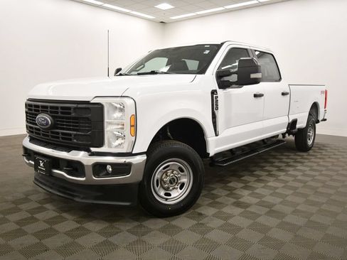 Used 2024 Ford F250 XL w/ FX4 Off-Road Package AWD/4WD image 2