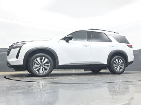 New 2026 Nissan Pathfinder SL FWD image 27