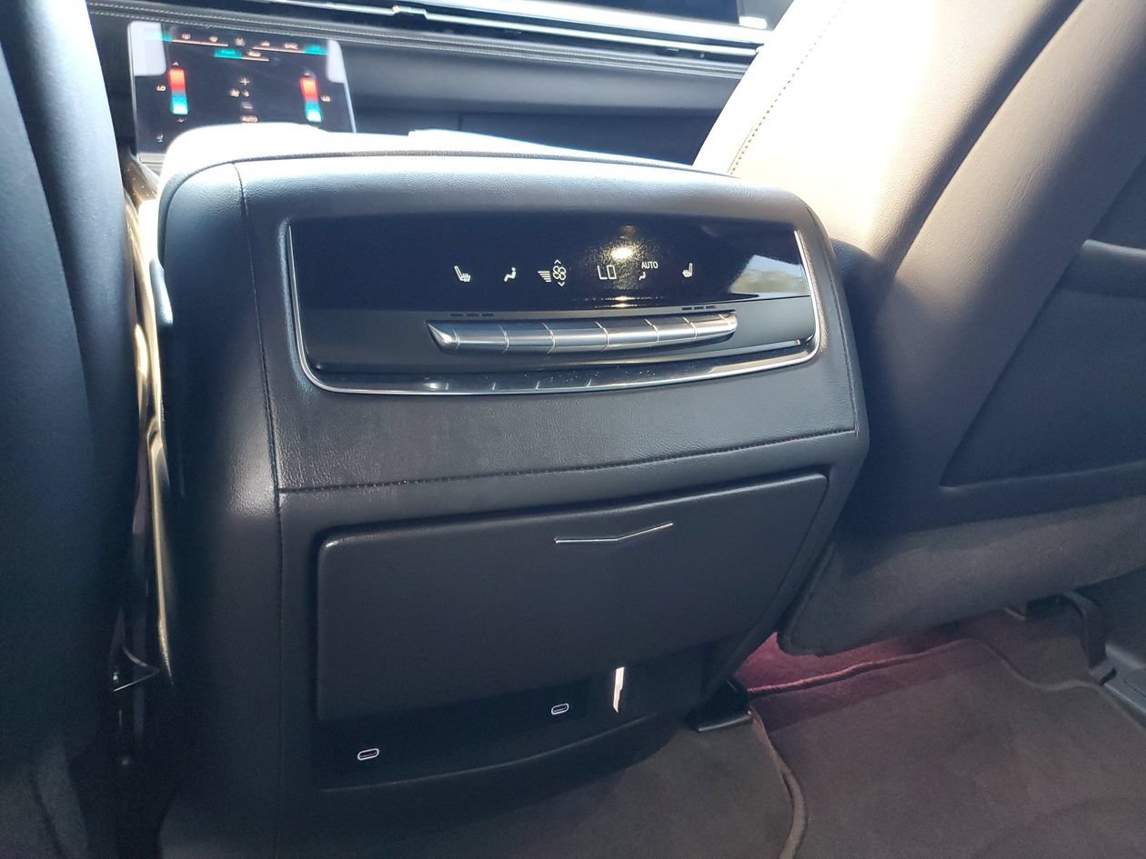 Used 2026 Cadillac Escalade Luxury AWD/4WD image 15