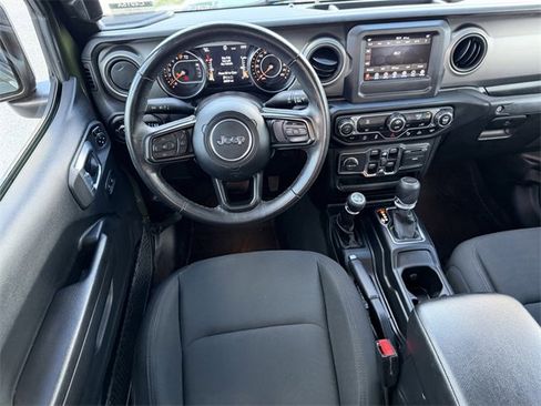 Used 2021 Jeep Gladiator Sport image 12