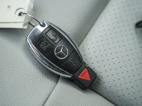 Used 2010 Mercedes-Benz E 350 Sedan image 33