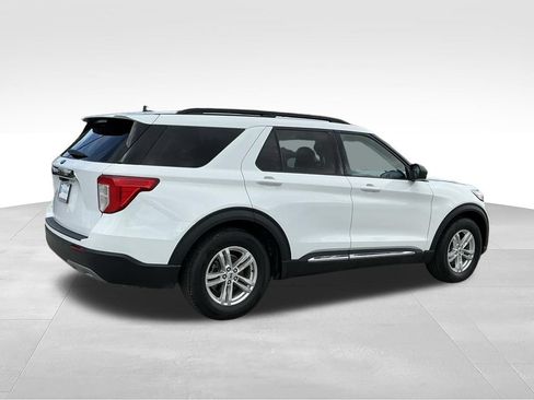 Used 2023 Ford Explorer XLT w/ Equipment Group 202A RWD image 7