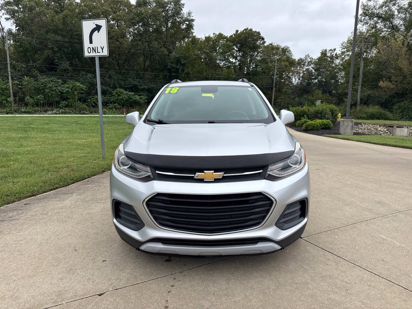 Used 2018 Chevrolet Trax LT w/ LT Convenience Package FWD image 2