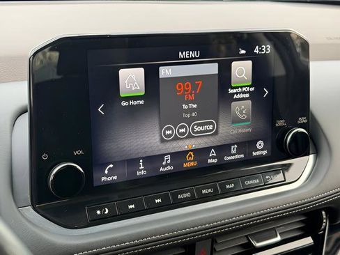 Used 2023 Nissan Rogue SL w/ SL Premium Package image 31