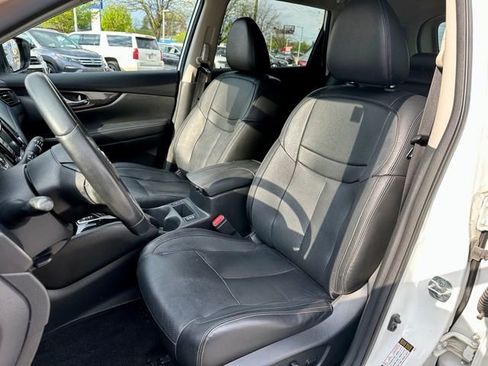 Used 2018 Nissan Rogue SL FWD image 14