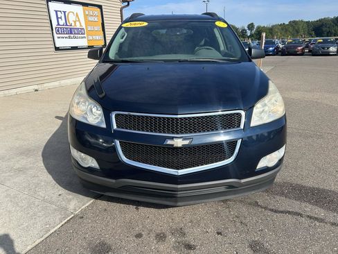 Used 2009 Chevrolet Traverse LS FWD image 2
