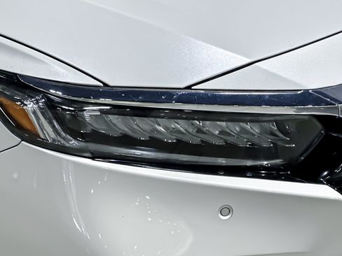Used 2021 Honda Accord EX-L image 10