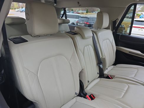 Used 2019 Ford Expedition Max Platinum image 12