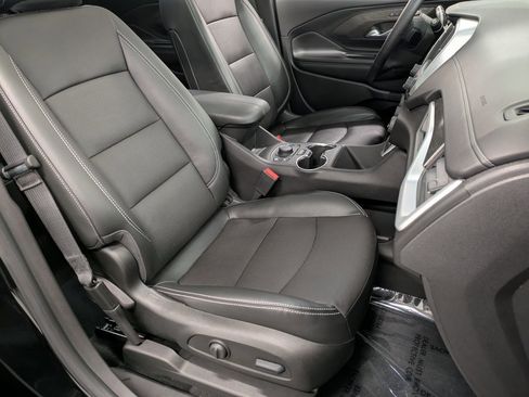 Used 2023 GMC Terrain SLT w/ Tech Package image 28