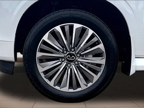 Used 2026 INFINITI QX80 Luxe w/ Cargo Package AWD/4WD image 8