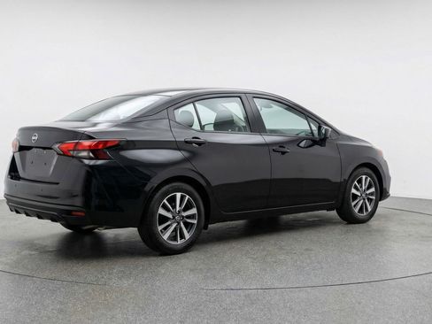 Used 2025 Nissan Versa SV image 9