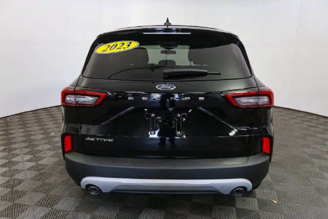 Used 2023 Ford Escape Active w/ Cold Weather Package FWD image 8