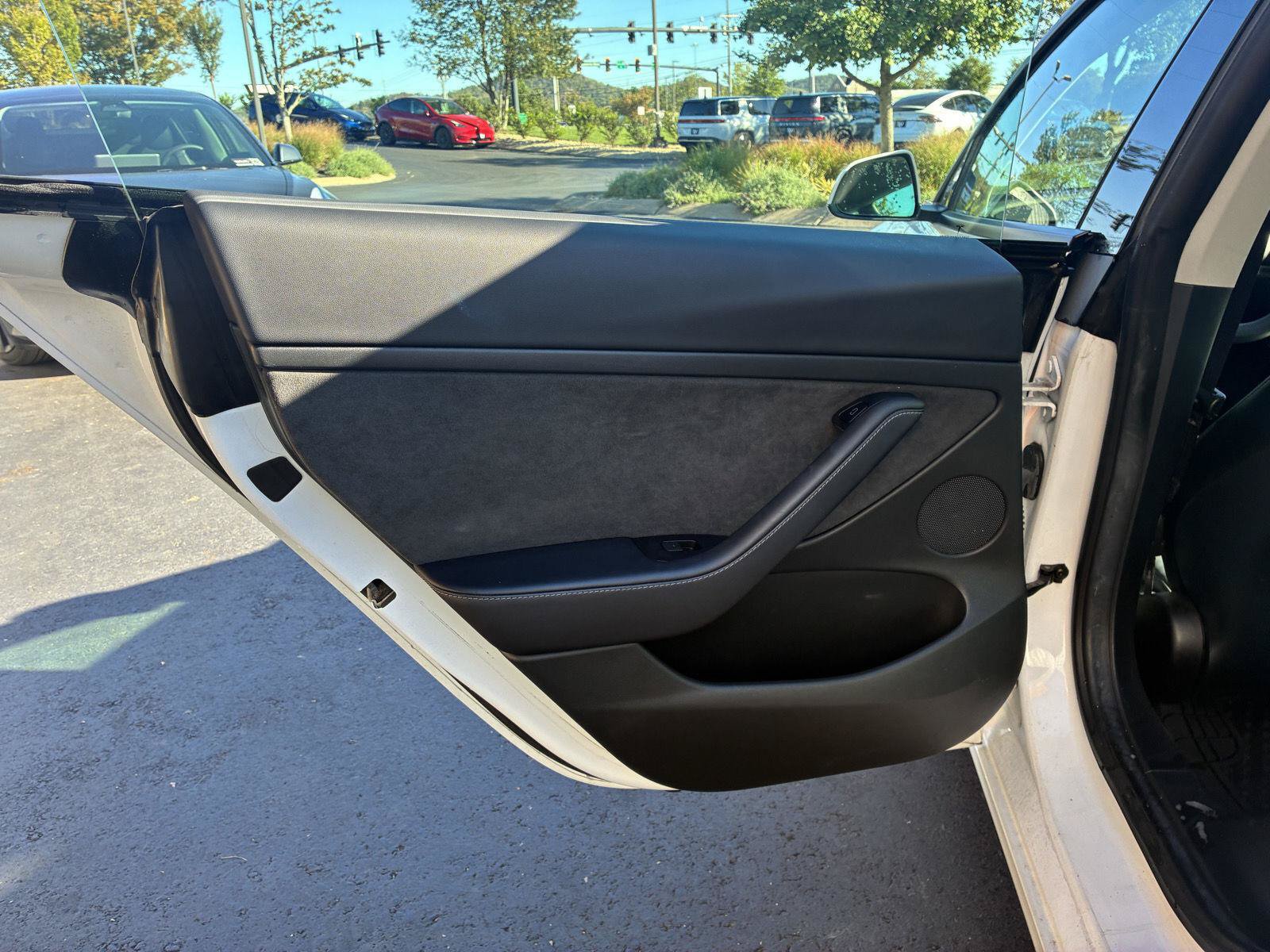 Used 2022 Tesla Model 3 Long Range AWD/4WD image 13