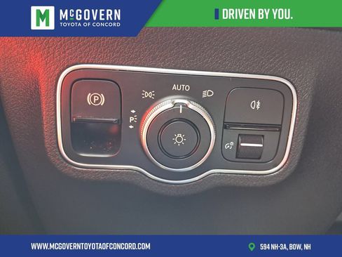 Used 2022 Mercedes-Benz GLB 250 4MATIC image 30