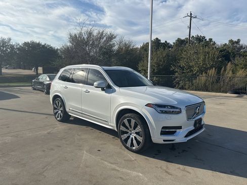 Used 2024 Volvo XC90 T8 Plus w/ Protection Package Premier image 3