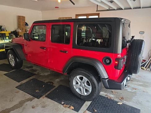 Used 2023 Jeep Wrangler Sport S image 8