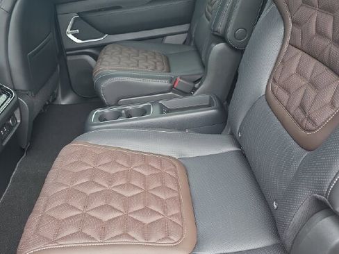 New 2026 Nissan Armada Platinum image 4