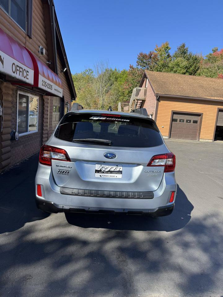 Used 2017 Subaru Outback 2.5i Limited AWD/4WD image 5