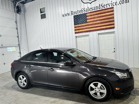 Used 2014 Chevrolet Cruze LT FWD image 2