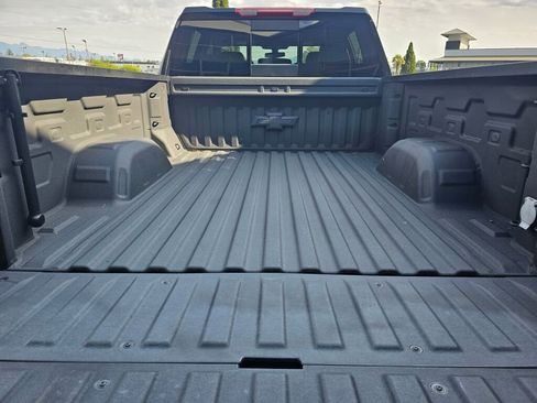 Used 2022 Chevrolet Silverado 1500 LT Trail Boss w/ Convenience Package II AWD/4WD image 16
