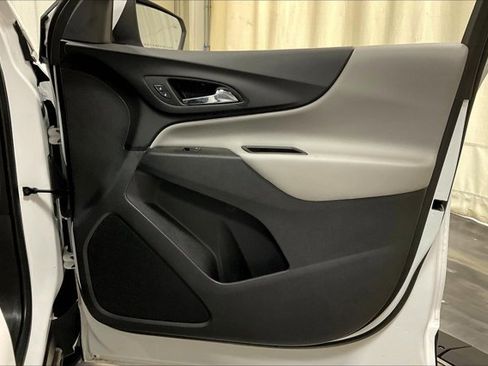 Used 2024 Chevrolet Equinox LT image 24