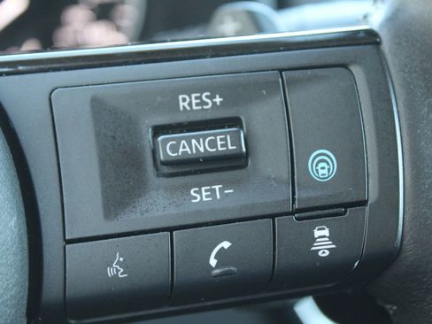 Used 2021 Nissan Rogue SV w/ Premium Package image 34