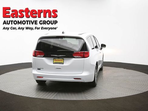Used 2023 Chrysler Voyager LX FWD image 38
