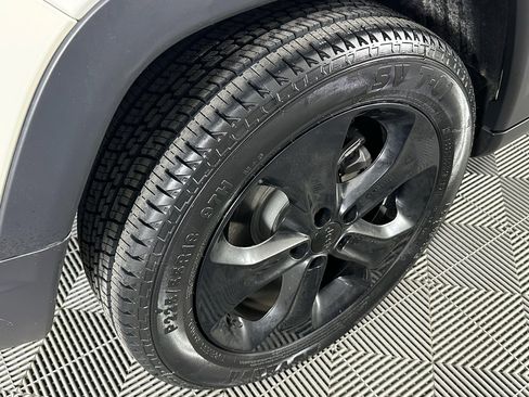 Used 2021 Jeep Compass Altitude image 11