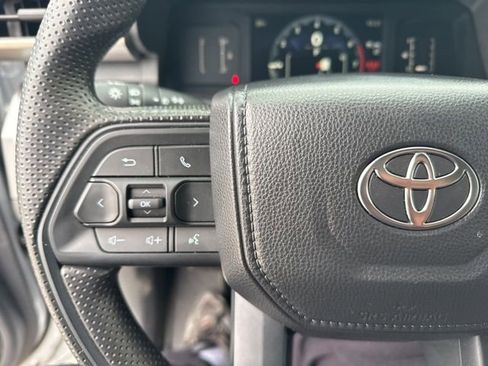 Used 2025 Toyota Tacoma 4x4 Double Cab image 13