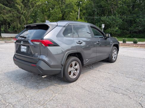 Used 2025 Toyota RAV4 LE AWD/4WD image 3