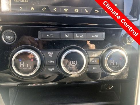 Used 2017 Land Rover Discovery HSE Luxury image 24