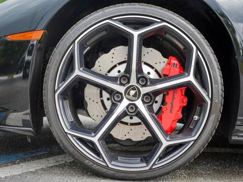 Used 2020 Lamborghini Huracan EVO RWD image 8
