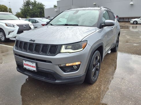 Used 2019 Jeep Compass Latitude FWD image 21