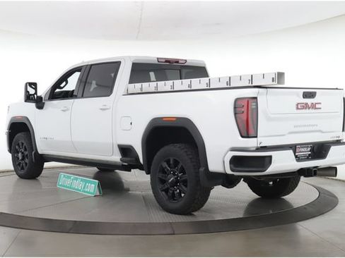 Used 2024 GMC Sierra 2500 AT4 w/ AT4 Premium Plus Package AWD/4WD image 8