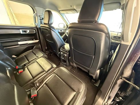 Used 2020 Ford Explorer XLT w/ Equipment Group 202A image 19